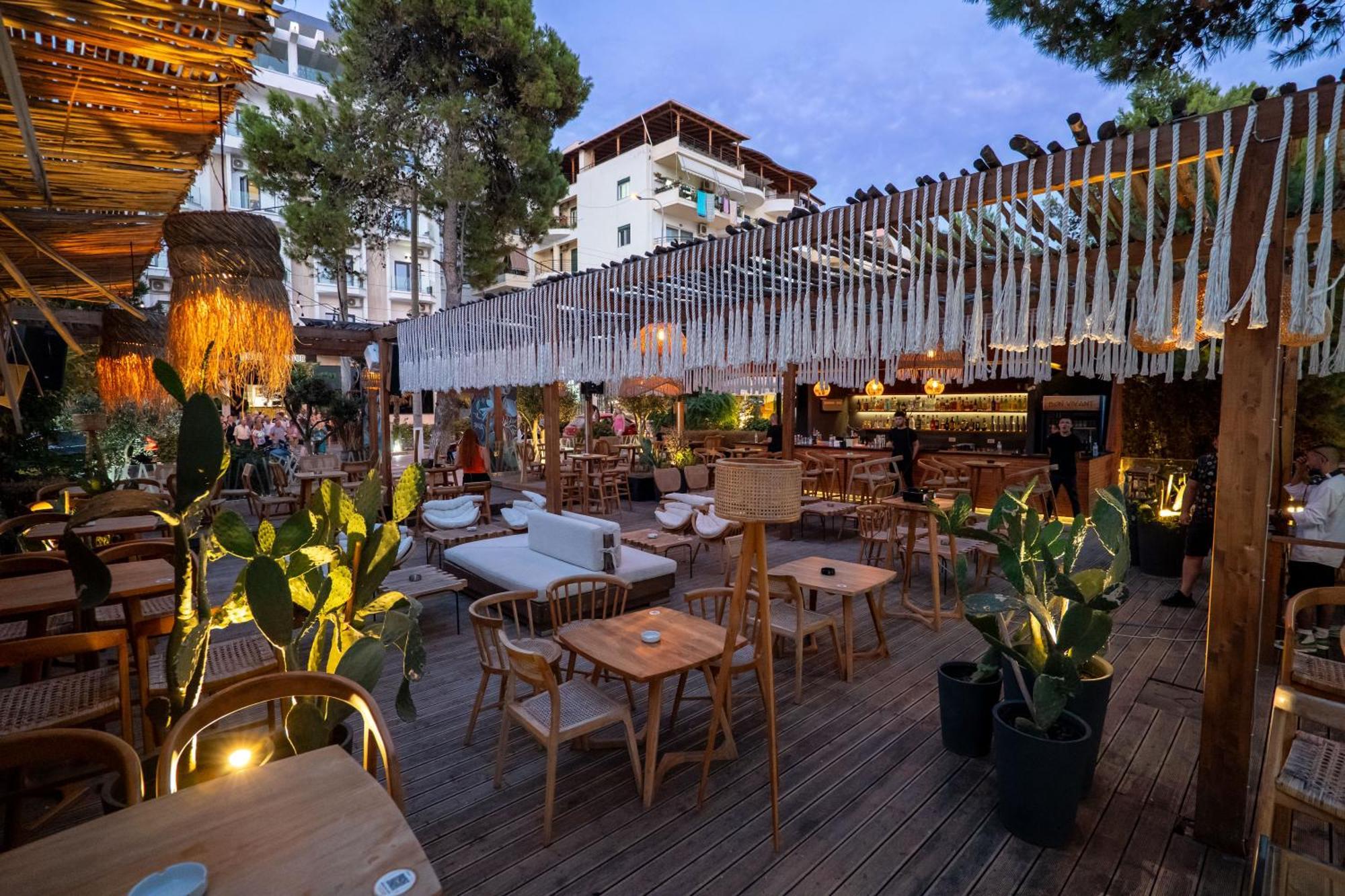 Hotel Sejko Sarandë Esterno foto