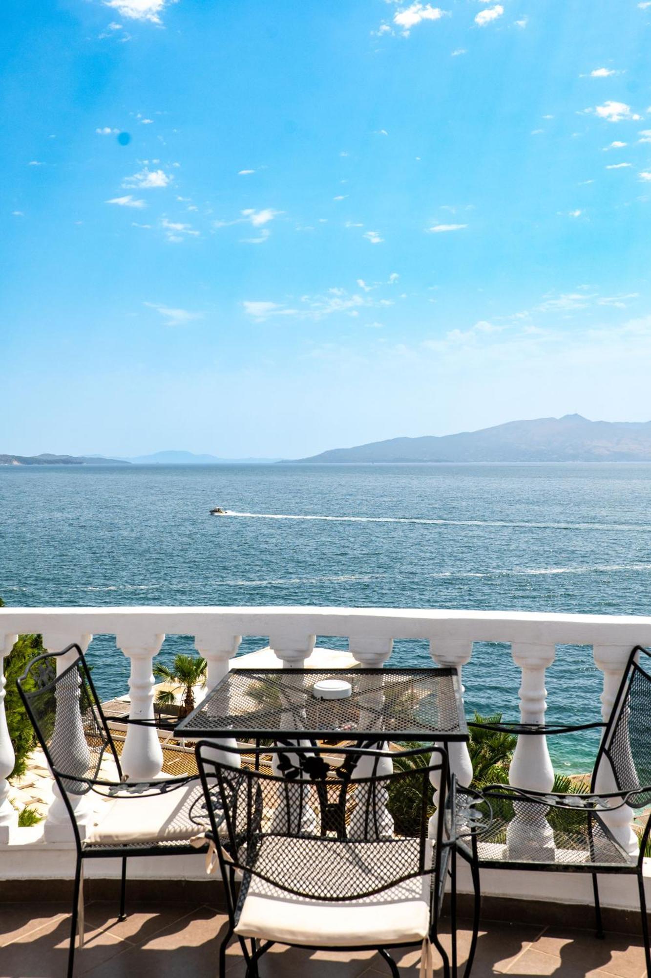Hotel Sejko Sarandë Esterno foto