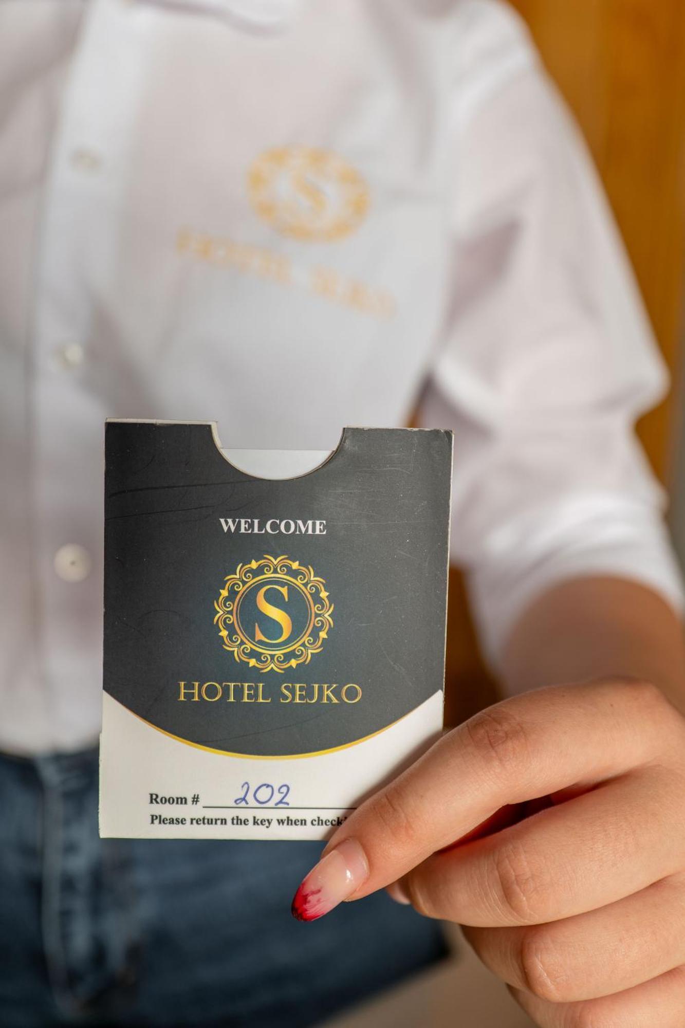 Hotel Sejko Sarandë Esterno foto