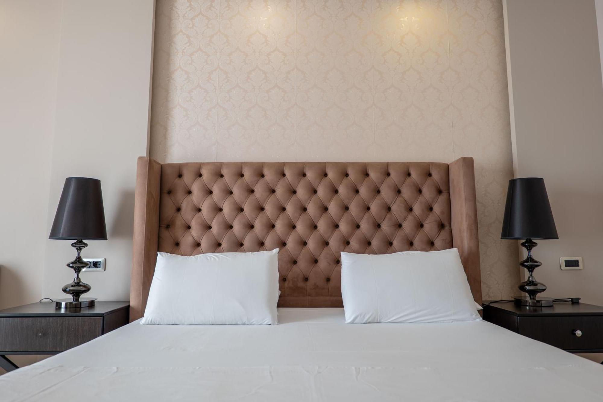Hotel Sejko Sarandë Esterno foto