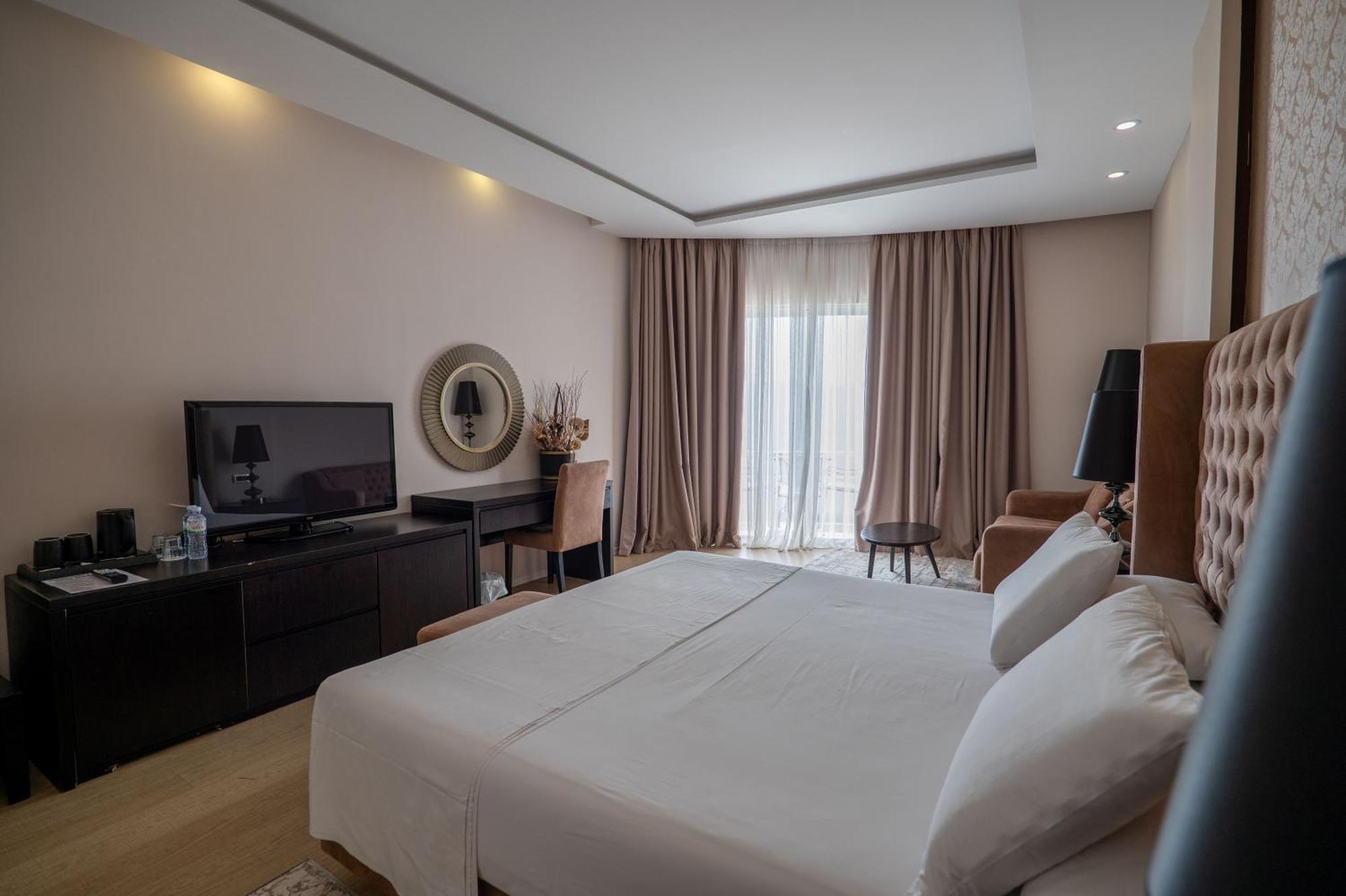 Hotel Sejko Sarandë Esterno foto