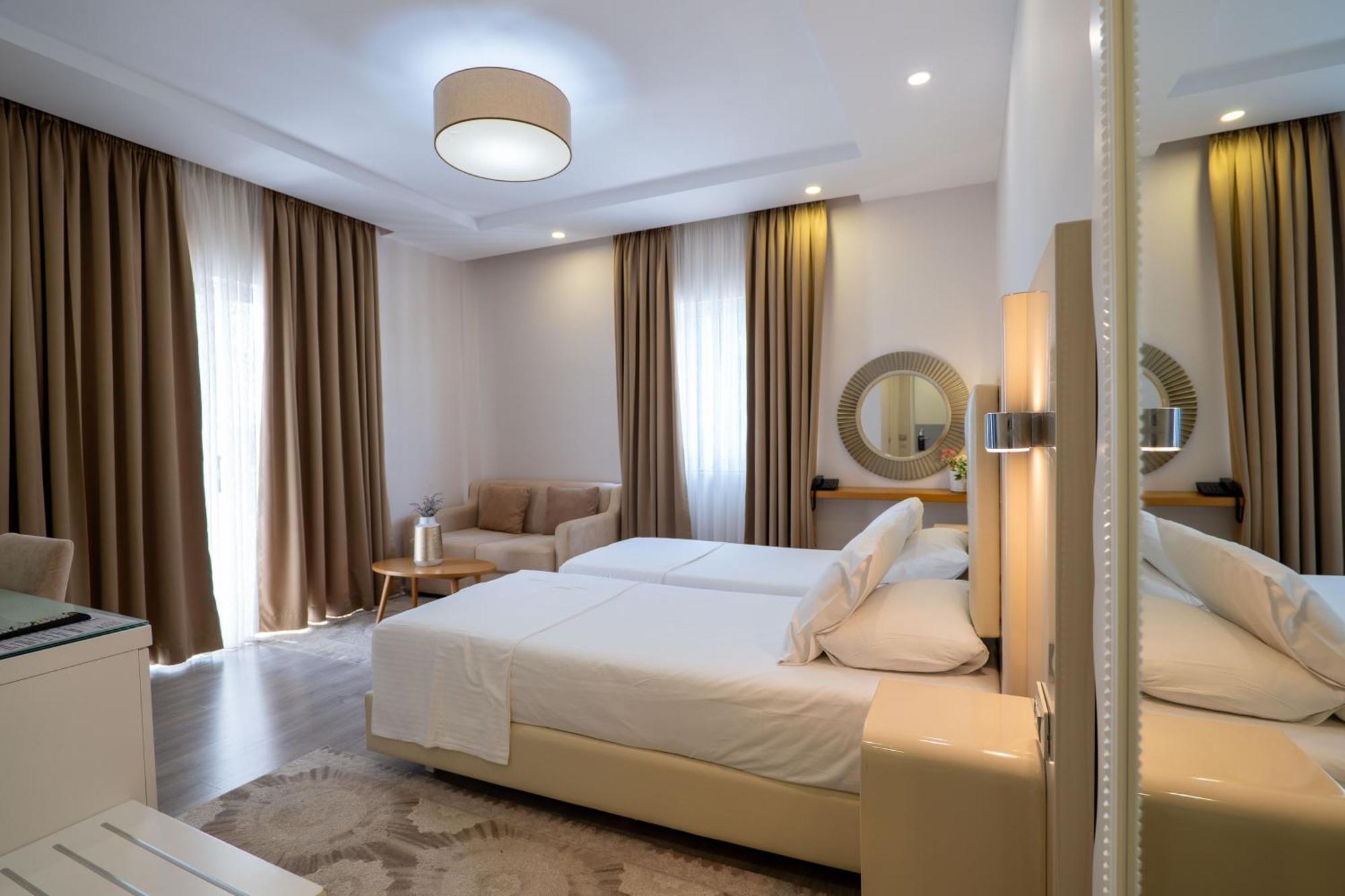 Hotel Sejko Sarandë Esterno foto