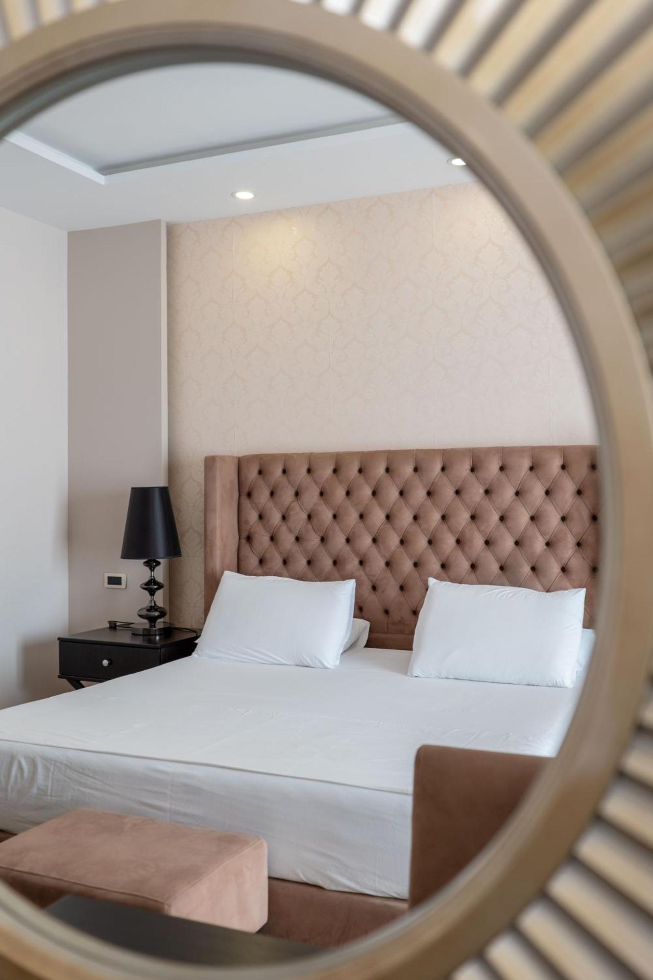 Hotel Sejko Sarandë Esterno foto